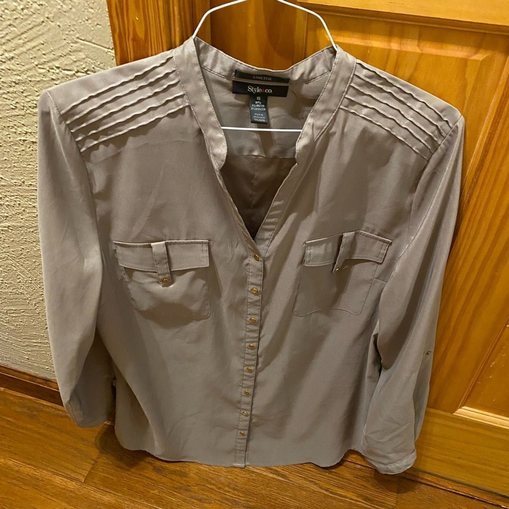 (NWOT) Style & Co. taupe button down top size 16